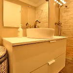 Ada Homes 801 アパート